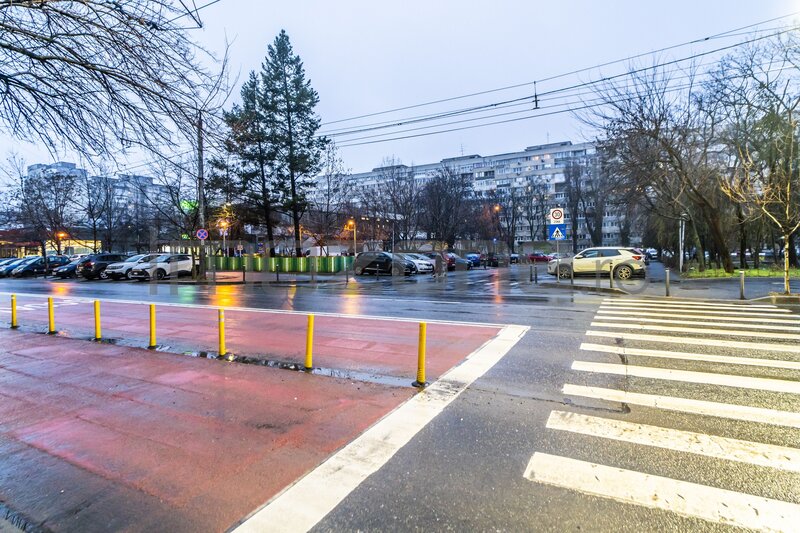 Drumul Taberei 3 camere, 4/10, bloc stradal, c-tie 1980, bucatarie mare, 2 bai